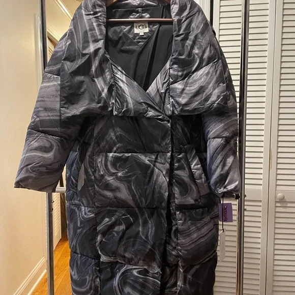 UGG Black Puffer Jacket with Glossy Finish - Picture 1 of 9